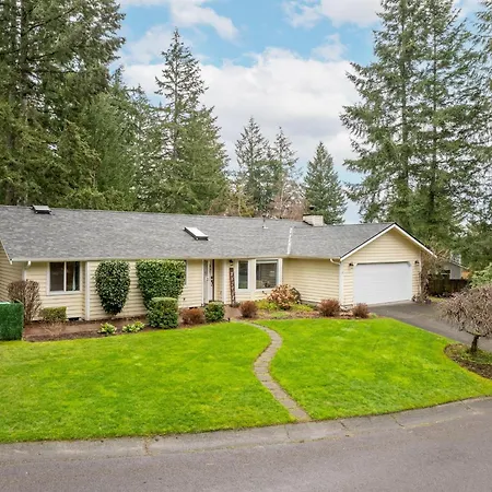Large Family-Friendly Home On Nw Side - Dogs Ok